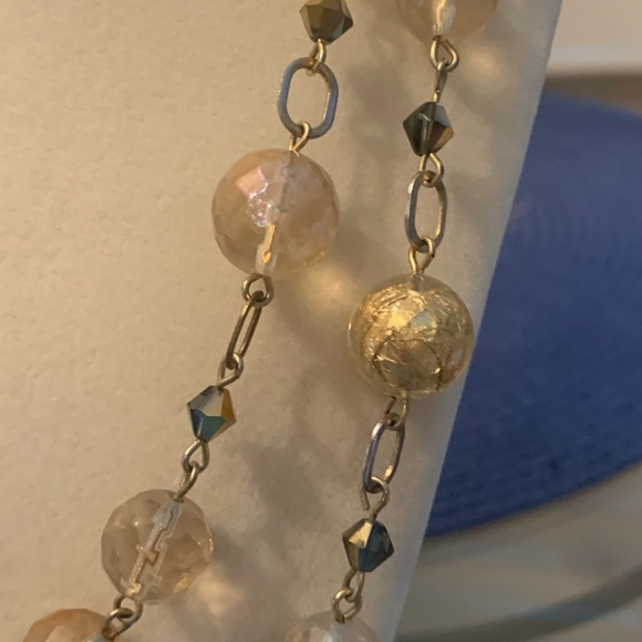 Attractive Clear and Light Gold Glass Bead Necklace - Picture 5 of 7